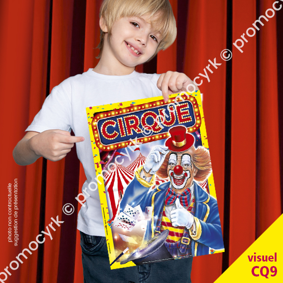 enfant content avec une jolie affiche de cirque